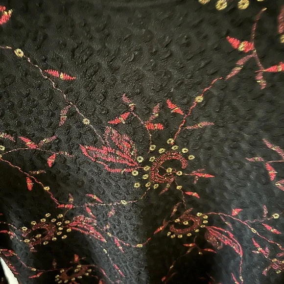 Notations Blouse - Picture 3 of 4